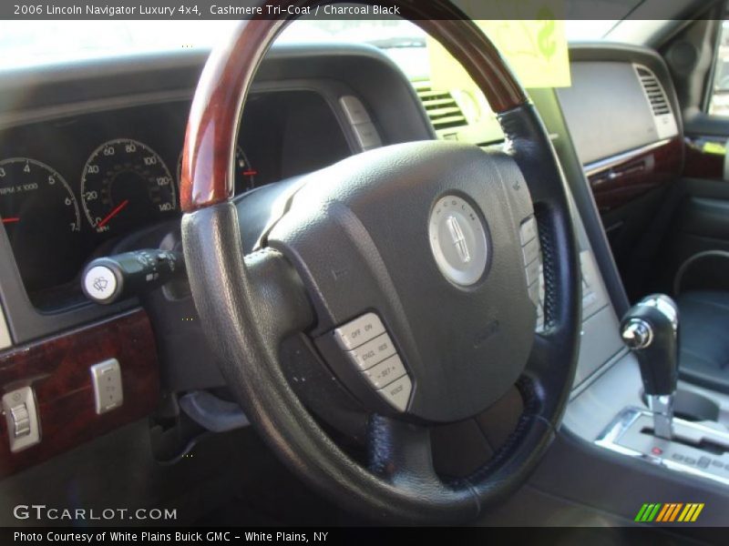 Cashmere Tri-Coat / Charcoal Black 2006 Lincoln Navigator Luxury 4x4