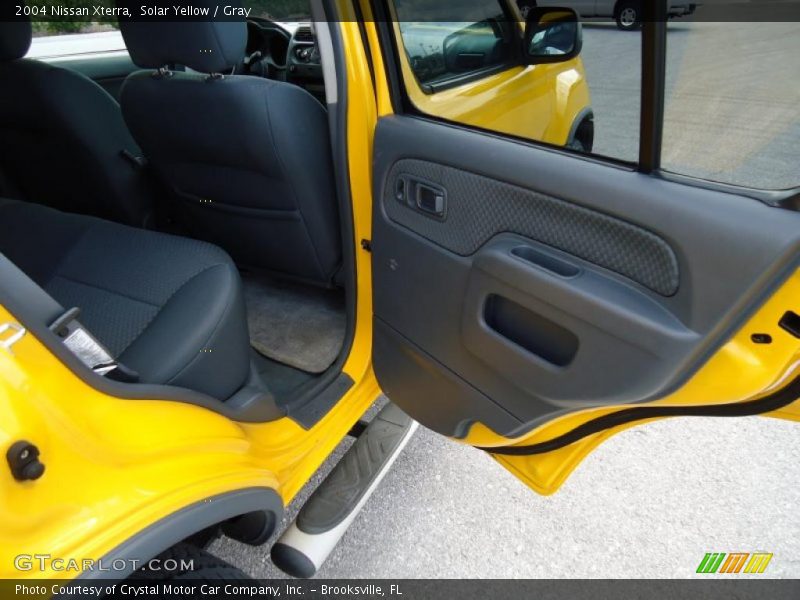 Solar Yellow / Gray 2004 Nissan Xterra
