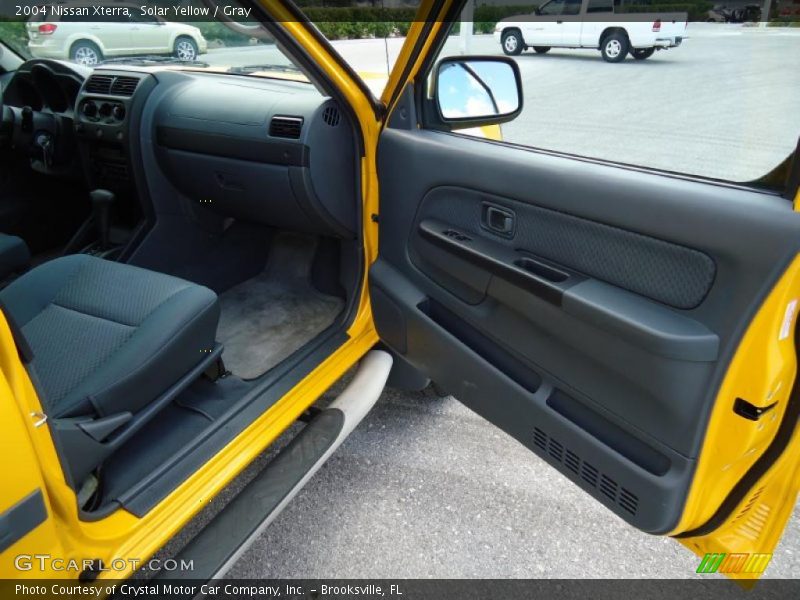 Solar Yellow / Gray 2004 Nissan Xterra