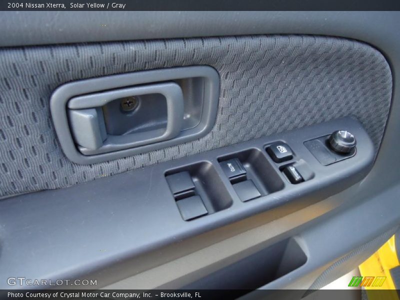 Solar Yellow / Gray 2004 Nissan Xterra