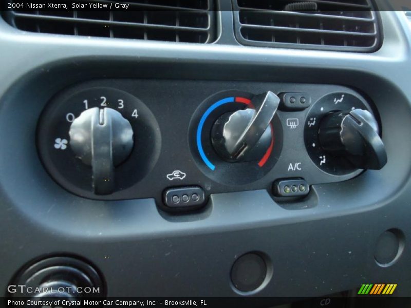 Solar Yellow / Gray 2004 Nissan Xterra