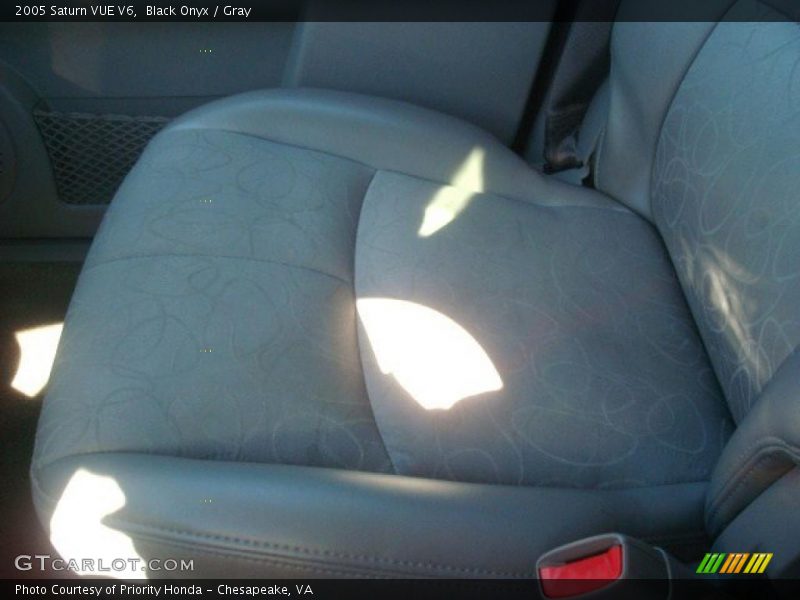 Black Onyx / Gray 2005 Saturn VUE V6