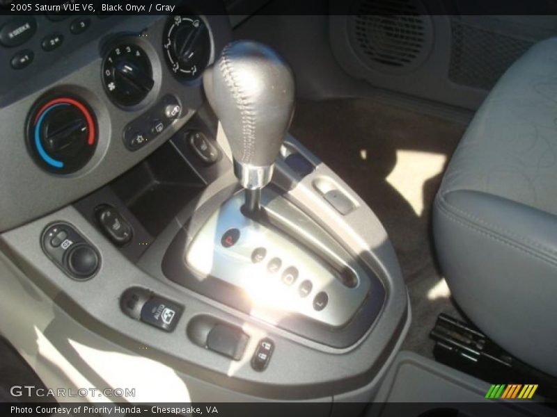 Black Onyx / Gray 2005 Saturn VUE V6