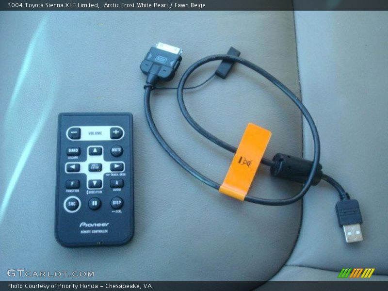 Arctic Frost White Pearl / Fawn Beige 2004 Toyota Sienna XLE Limited