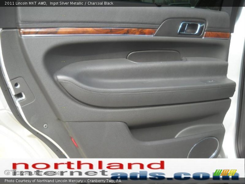 Ingot Silver Metallic / Charcoal Black 2011 Lincoln MKT AWD