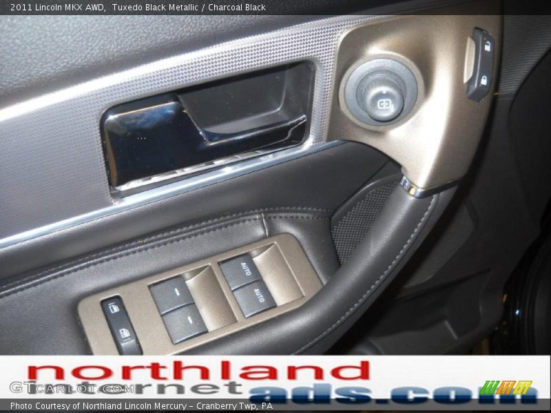 Tuxedo Black Metallic / Charcoal Black 2011 Lincoln MKX AWD