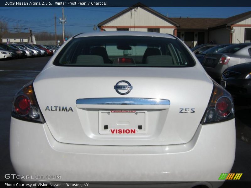 Winter Frost Pearl / Charcoal 2009 Nissan Altima 2.5 S