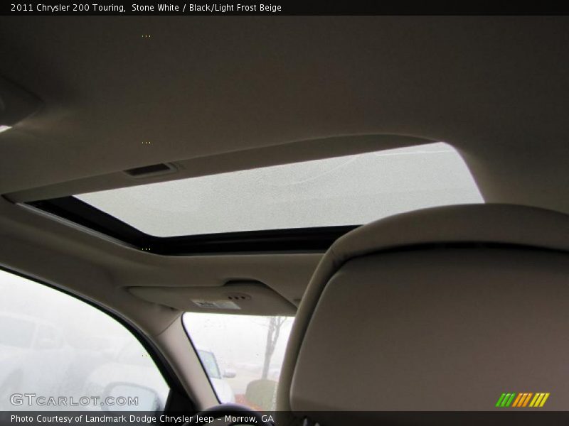 Sunroof of 2011 200 Touring