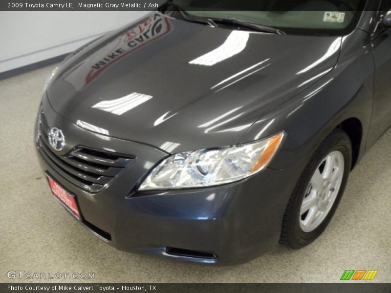 Magnetic Gray Metallic / Ash 2009 Toyota Camry LE
