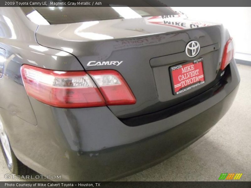 Magnetic Gray Metallic / Ash 2009 Toyota Camry LE