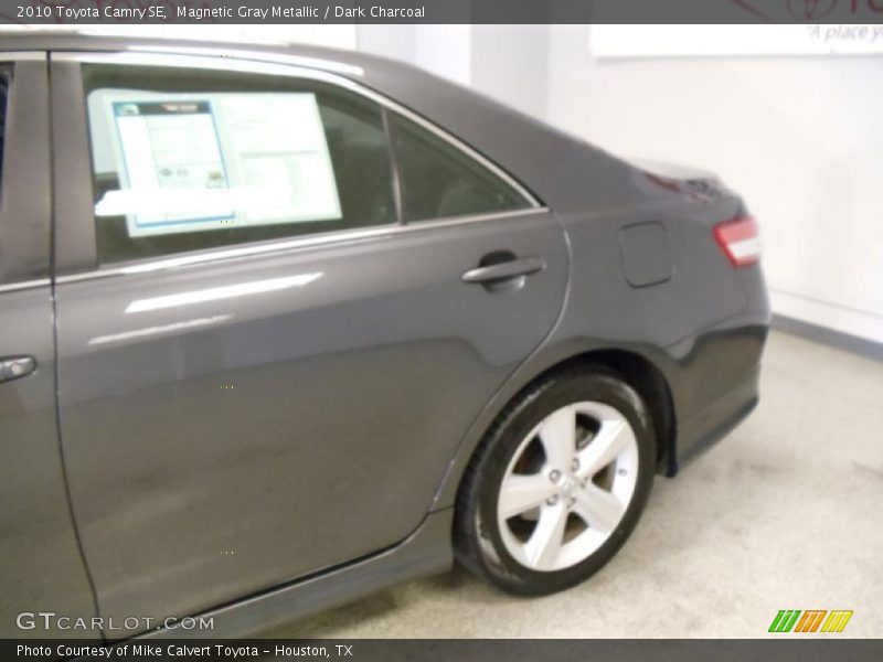 Magnetic Gray Metallic / Dark Charcoal 2010 Toyota Camry SE