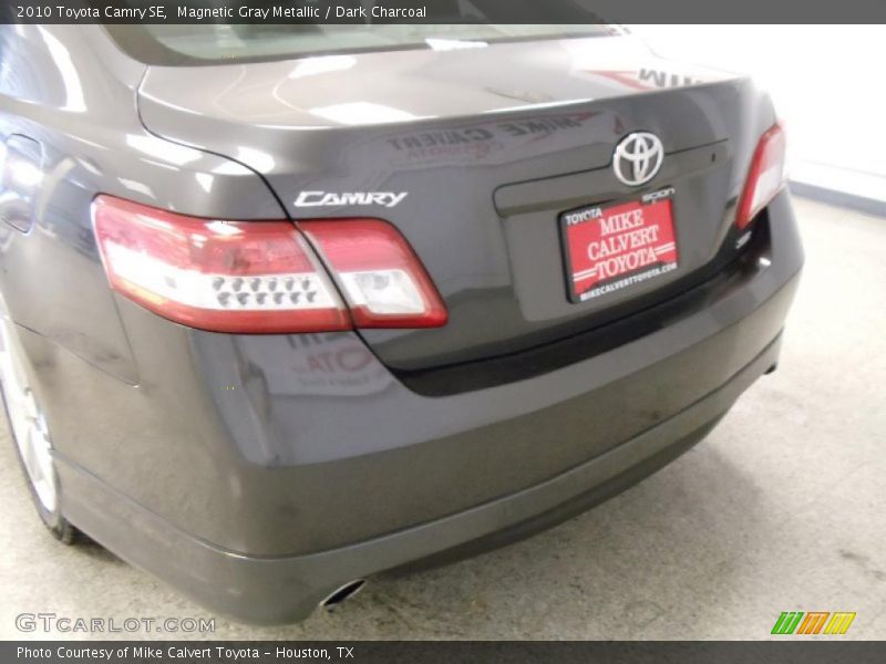 Magnetic Gray Metallic / Dark Charcoal 2010 Toyota Camry SE
