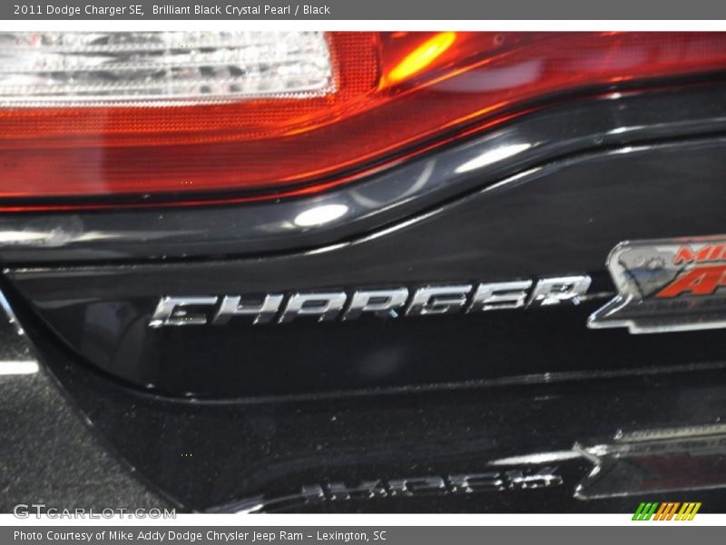 Brilliant Black Crystal Pearl / Black 2011 Dodge Charger SE