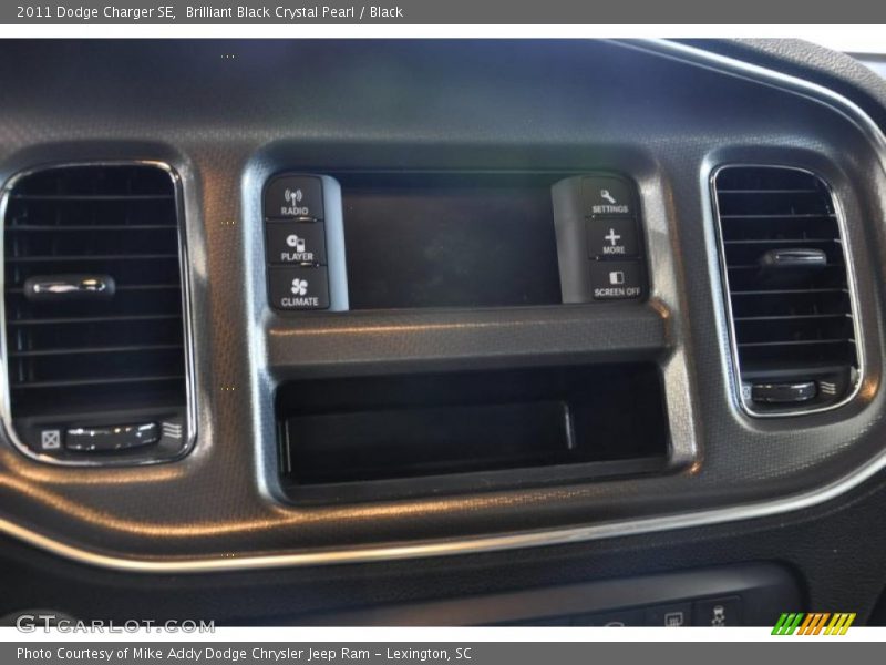 Brilliant Black Crystal Pearl / Black 2011 Dodge Charger SE