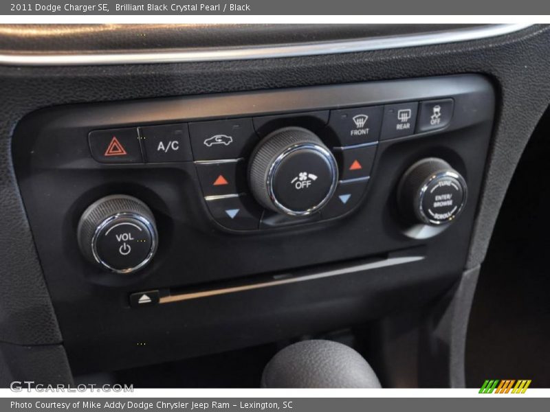 Brilliant Black Crystal Pearl / Black 2011 Dodge Charger SE