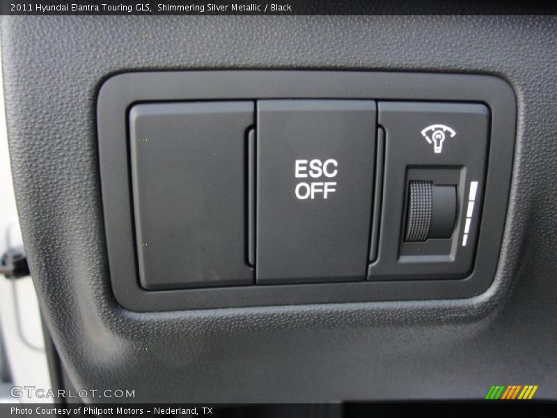 Controls of 2011 Elantra Touring GLS
