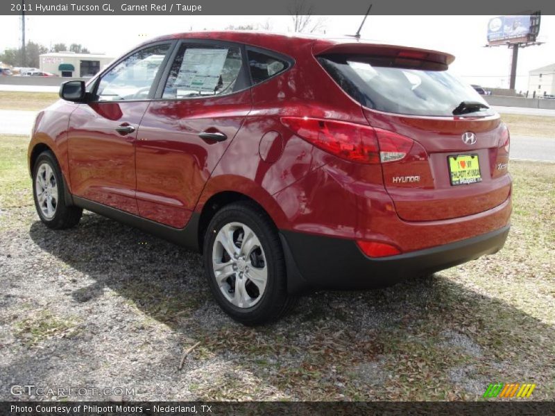 Garnet Red / Taupe 2011 Hyundai Tucson GL