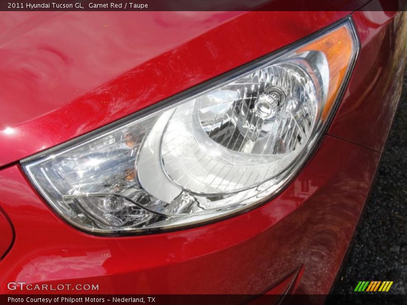 Garnet Red / Taupe 2011 Hyundai Tucson GL