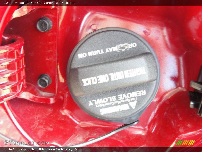 Garnet Red / Taupe 2011 Hyundai Tucson GL