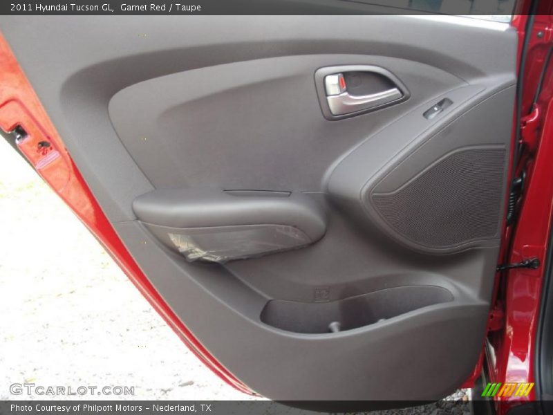 Garnet Red / Taupe 2011 Hyundai Tucson GL