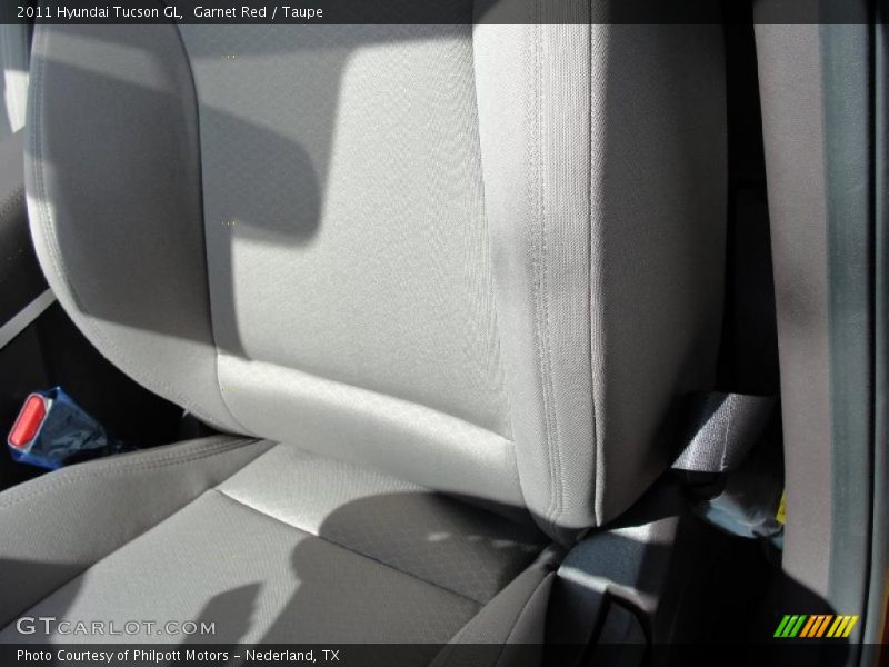 Garnet Red / Taupe 2011 Hyundai Tucson GL