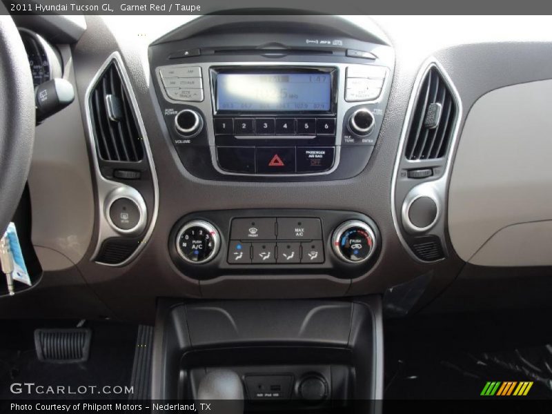 Controls of 2011 Tucson GL