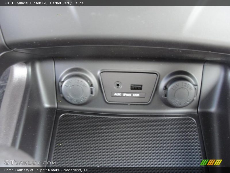 Garnet Red / Taupe 2011 Hyundai Tucson GL