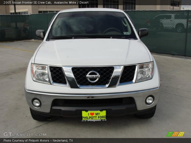 Avalanche White / Desert 2005 Nissan Frontier SE Crew Cab