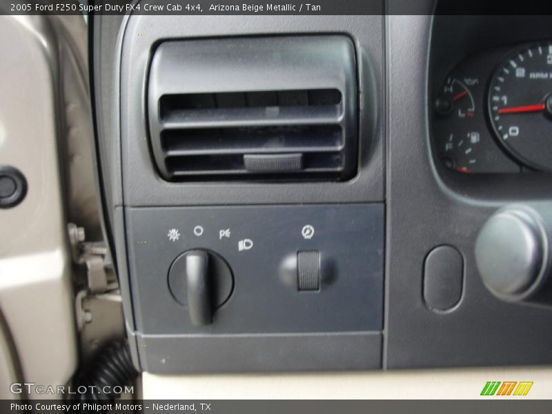 Arizona Beige Metallic / Tan 2005 Ford F250 Super Duty FX4 Crew Cab 4x4