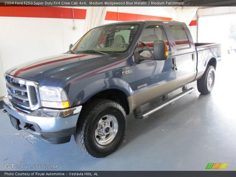 Medium Wedgewood Blue Metallic / Medium Parchment 2004 Ford F250 Super Duty FX4 Crew Cab 4x4