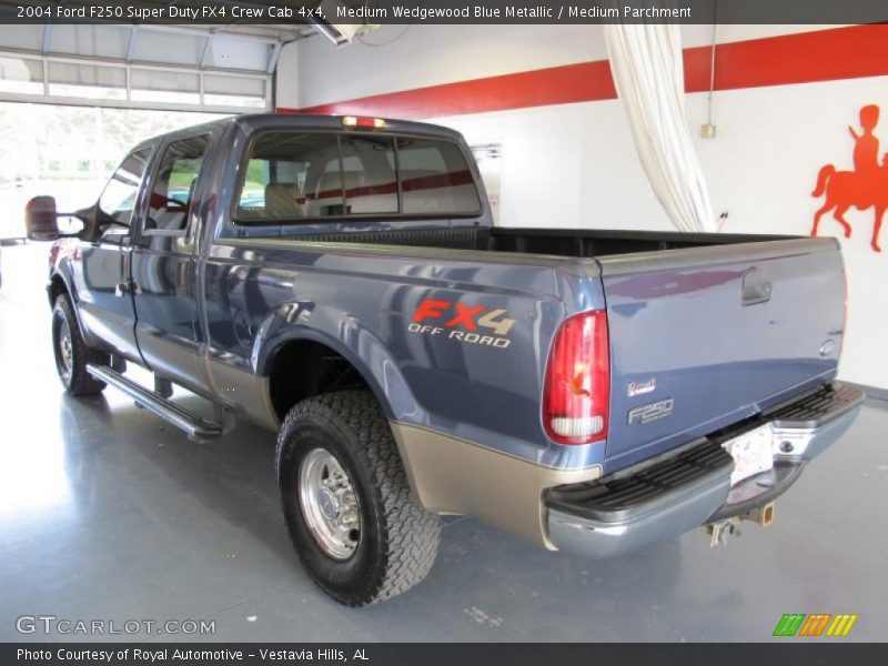 Medium Wedgewood Blue Metallic / Medium Parchment 2004 Ford F250 Super Duty FX4 Crew Cab 4x4