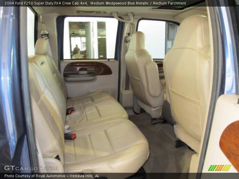 Medium Wedgewood Blue Metallic / Medium Parchment 2004 Ford F250 Super Duty FX4 Crew Cab 4x4