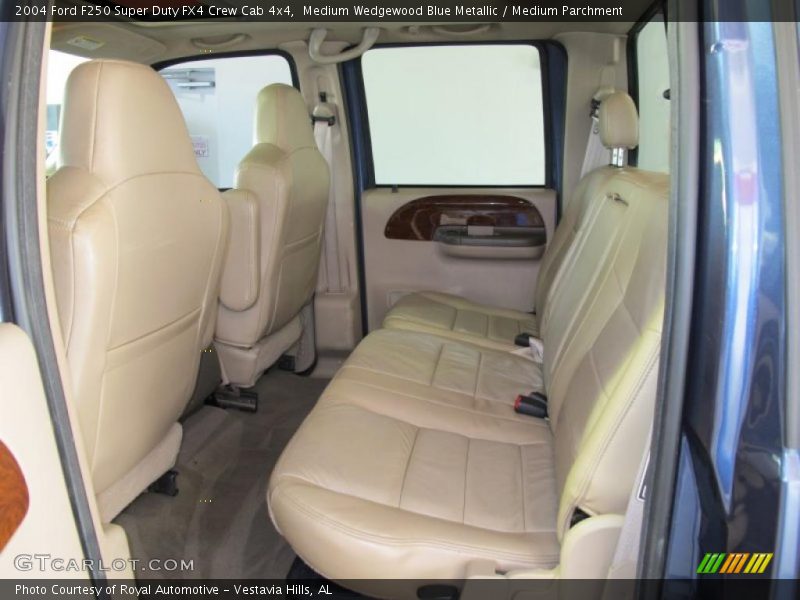 Medium Wedgewood Blue Metallic / Medium Parchment 2004 Ford F250 Super Duty FX4 Crew Cab 4x4