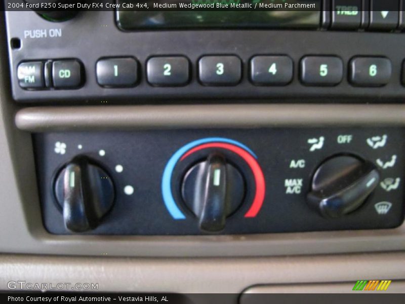 Medium Wedgewood Blue Metallic / Medium Parchment 2004 Ford F250 Super Duty FX4 Crew Cab 4x4
