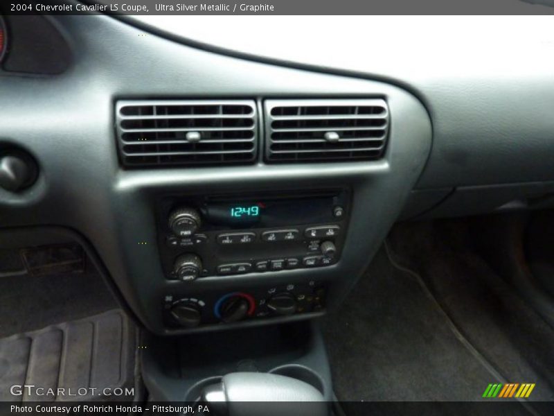 Ultra Silver Metallic / Graphite 2004 Chevrolet Cavalier LS Coupe