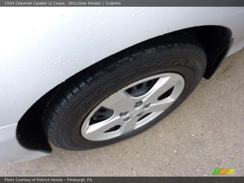 Ultra Silver Metallic / Graphite 2004 Chevrolet Cavalier LS Coupe