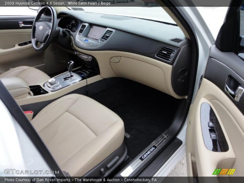 Dashboard of 2009 Genesis 4.6 Sedan