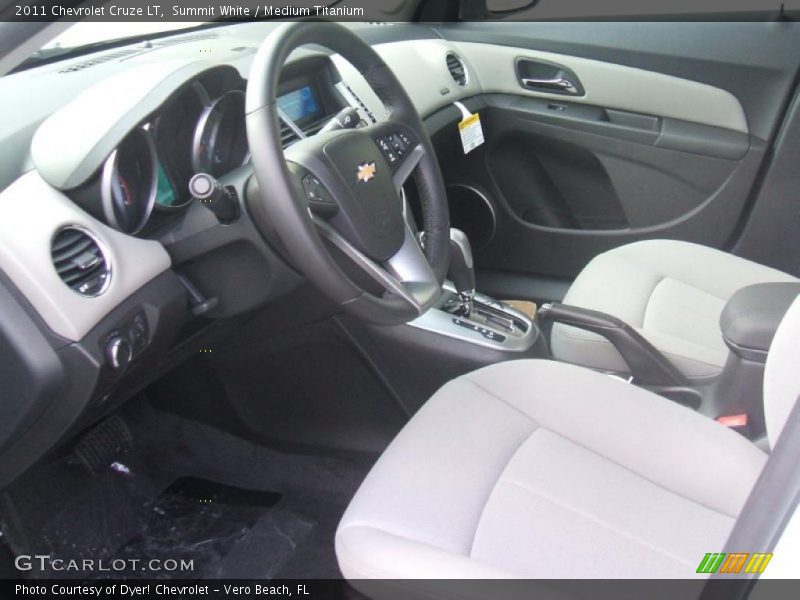 Summit White / Medium Titanium 2011 Chevrolet Cruze LT
