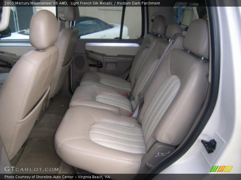  2005 Mountaineer V8 AWD Medium Dark Parchment Interior