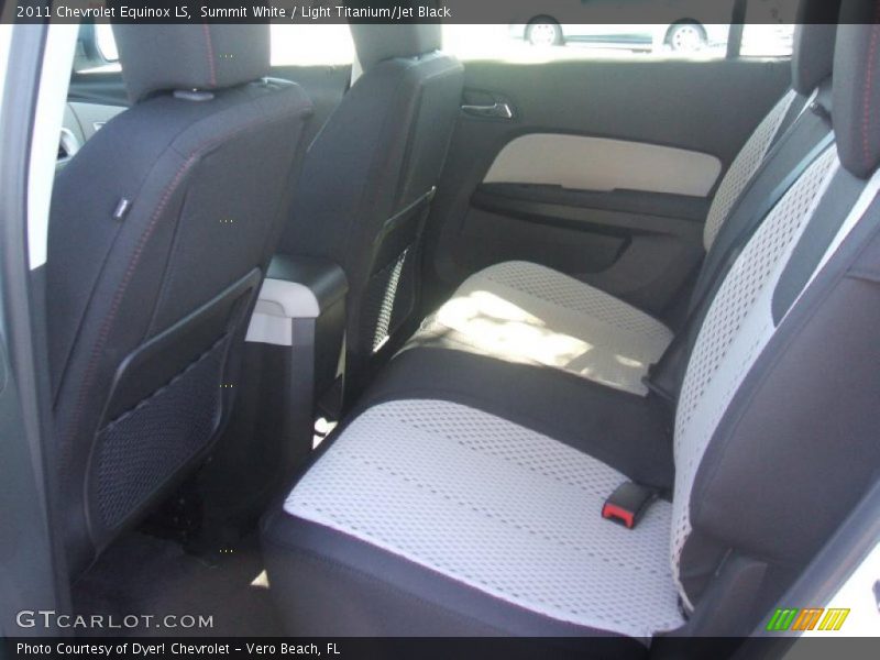Summit White / Light Titanium/Jet Black 2011 Chevrolet Equinox LS
