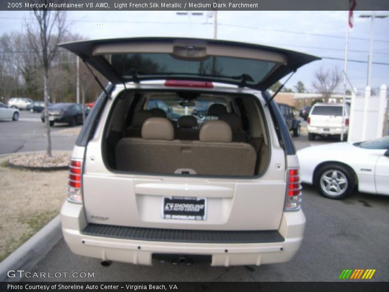Light French Silk Metallic / Medium Dark Parchment 2005 Mercury Mountaineer V8 AWD