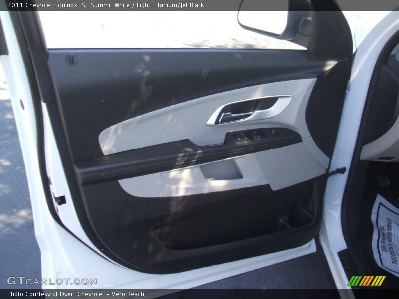 Summit White / Light Titanium/Jet Black 2011 Chevrolet Equinox LS