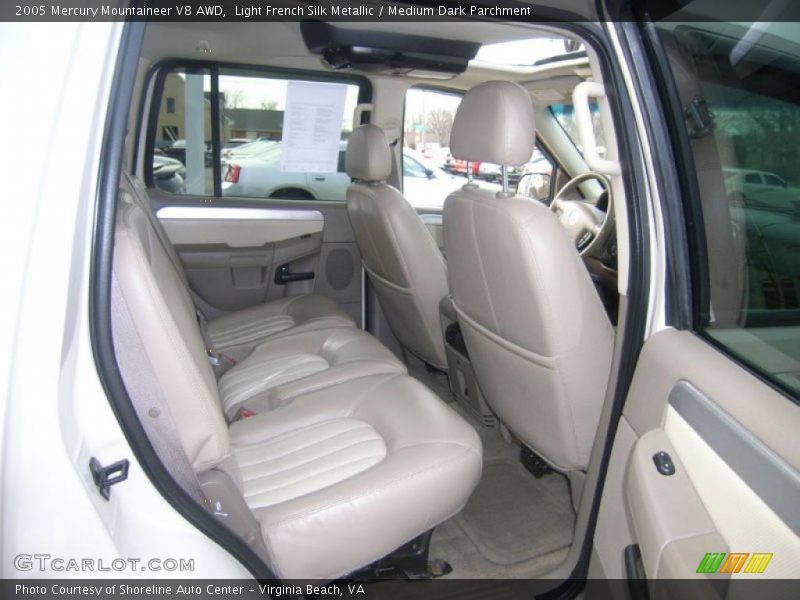  2005 Mountaineer V8 AWD Medium Dark Parchment Interior