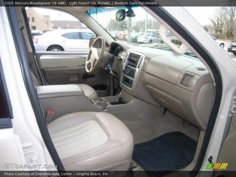  2005 Mountaineer V8 AWD Medium Dark Parchment Interior