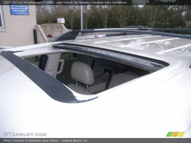 Light French Silk Metallic / Medium Dark Parchment 2005 Mercury Mountaineer V8 AWD