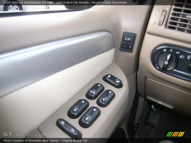 Light French Silk Metallic / Medium Dark Parchment 2005 Mercury Mountaineer V8 AWD
