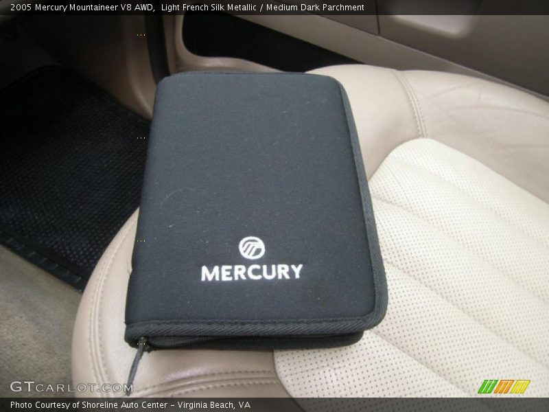 Light French Silk Metallic / Medium Dark Parchment 2005 Mercury Mountaineer V8 AWD