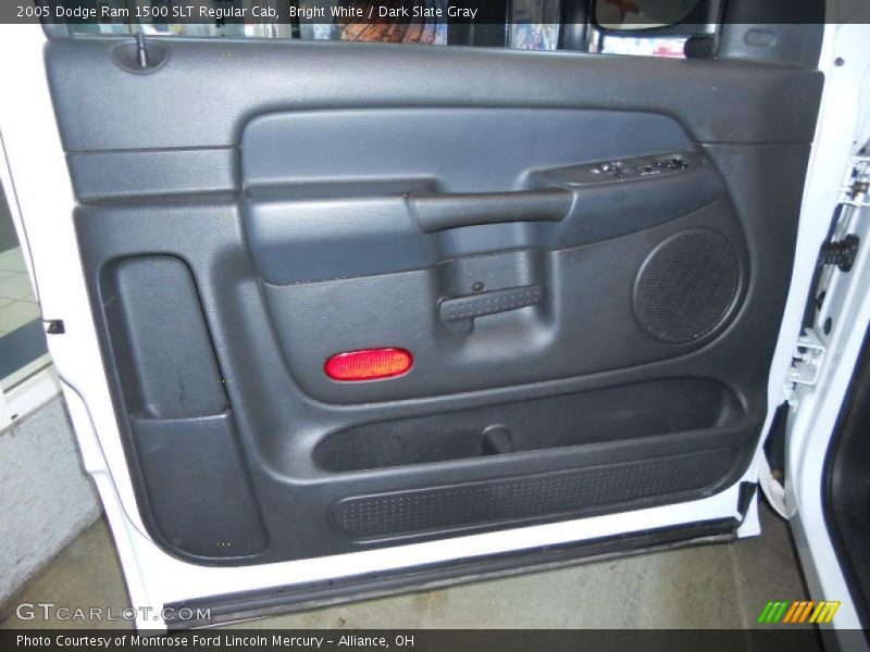 Bright White / Dark Slate Gray 2005 Dodge Ram 1500 SLT Regular Cab