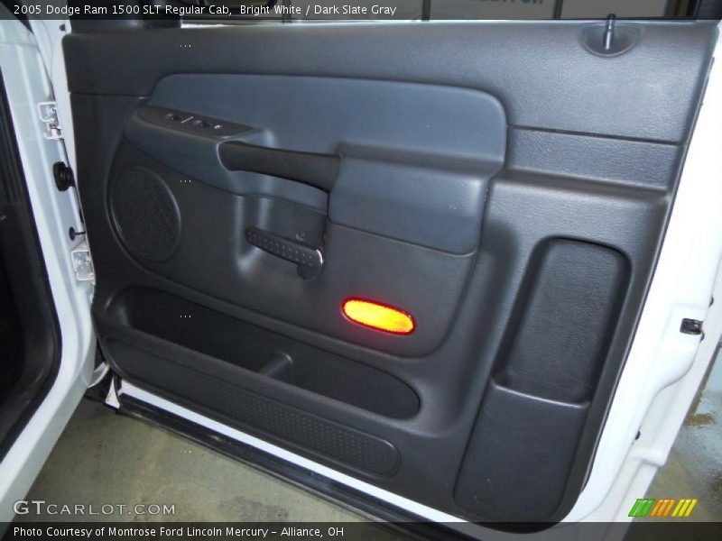 Bright White / Dark Slate Gray 2005 Dodge Ram 1500 SLT Regular Cab