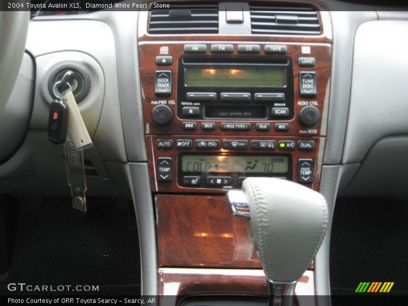 Diamond White Pearl / Stone 2004 Toyota Avalon XLS